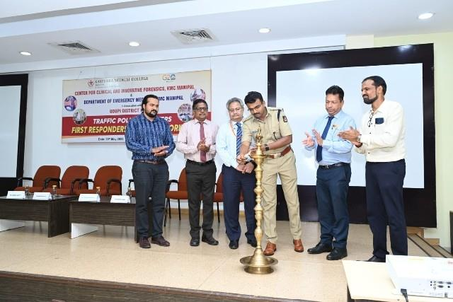 Image traffic-police-training-01